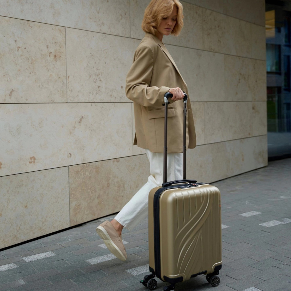 Чемодан Eberhart Phantom 15P-004 4 колеса золото Чемодан Eberhart Phantom 15P-004 4 колеса золото