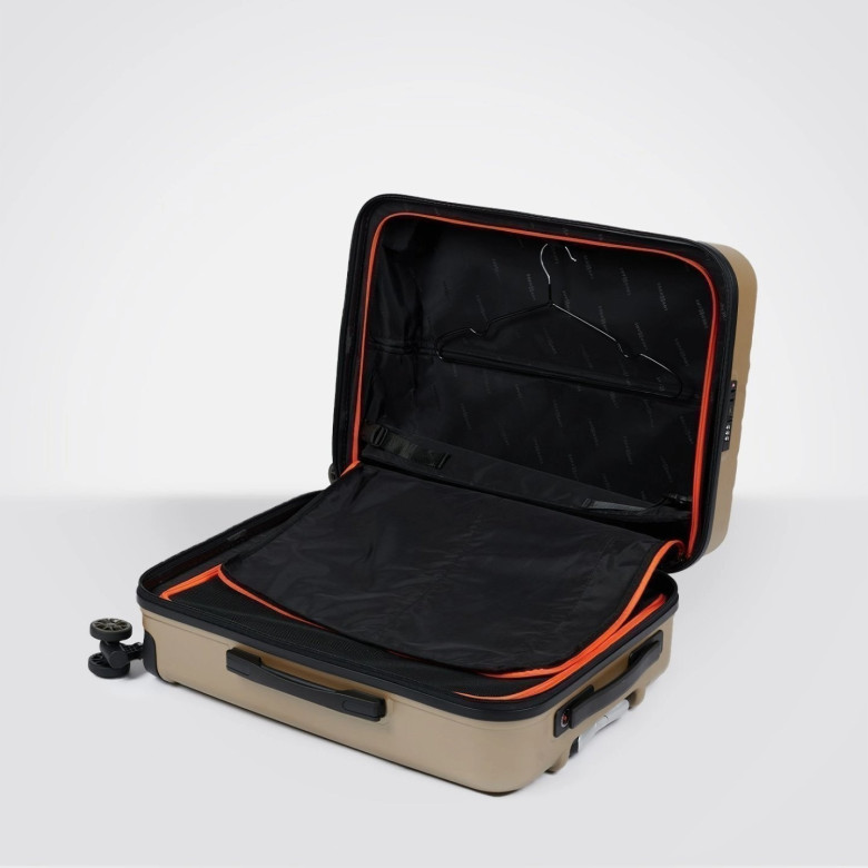 Чемодан Eberhart Phantom 15P-004 4 колеса золото Чемодан Eberhart Phantom 15P-004 4 колеса золото