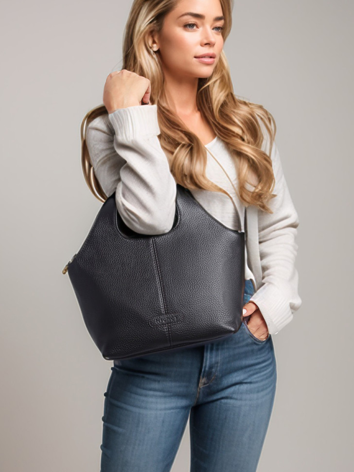 Сумка Richet 3235LN 376 черная Сумка Richet 3235LN 376 черная