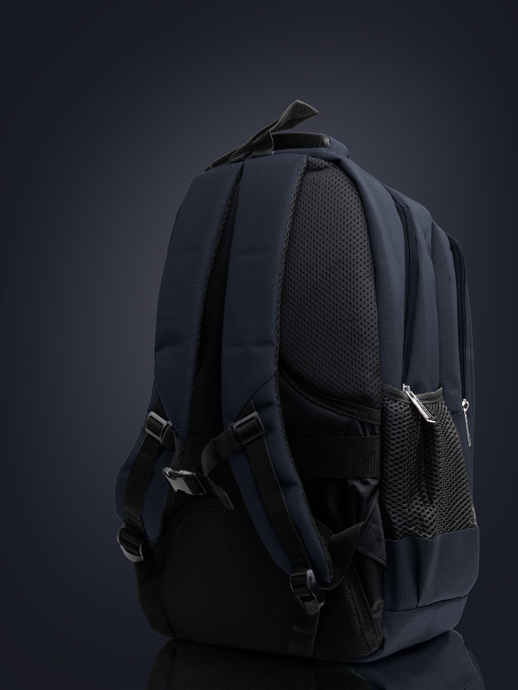 Рюкзак с ортопедической спинкой 2268 чёрный, с нагрудным ремнём Рюкзак с ортопедической спинкой 2268 чёрный, с нагрудным ремнём