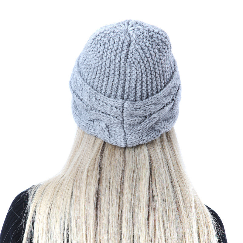 Шапка женская Flioraj 105FJ светло-серая