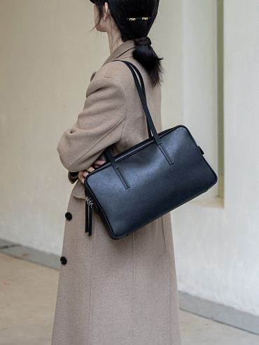 Сумка женская Vera Victoria Vito 48-403-1 чёрная Сумка женская Vera Victoria Vito 48-403-1 чёрная