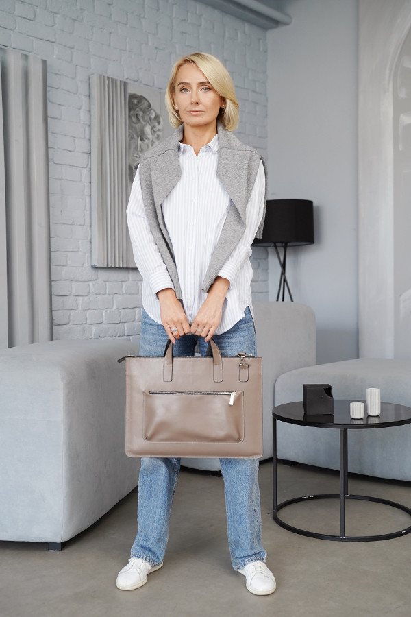 Сумка Protege Ц-580.8 черная гладкая Сумка Protege Ц-580.8 черная гладкая