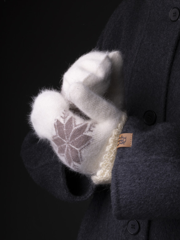 Варежки женские Корона 3046 молочные