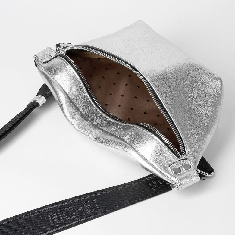 Сумка на пояс Richet 2476VNM серебряная